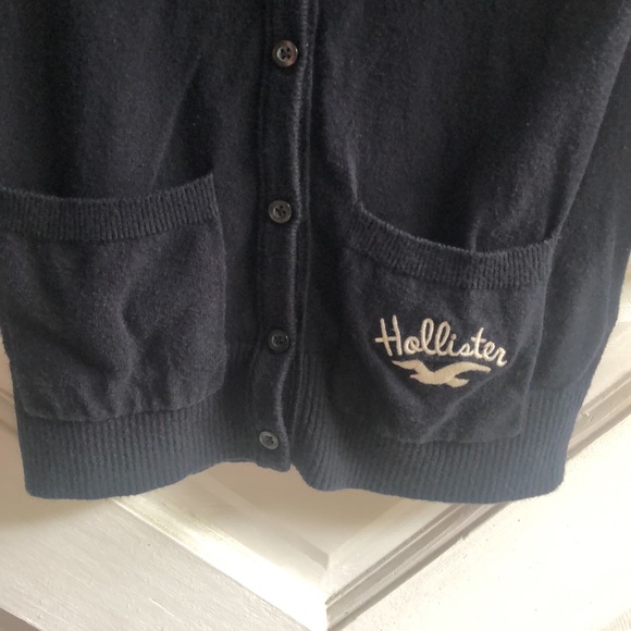 NWOT Vintage Hollister button down cardigan. Pockets in front. Hollister logo - Picture 6 of 12